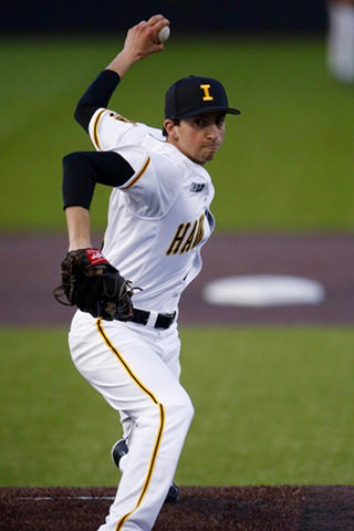 Jared Mandel pitching for the Iowa Hawkeyes