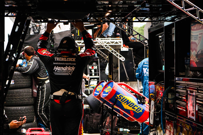 a scene from pit row