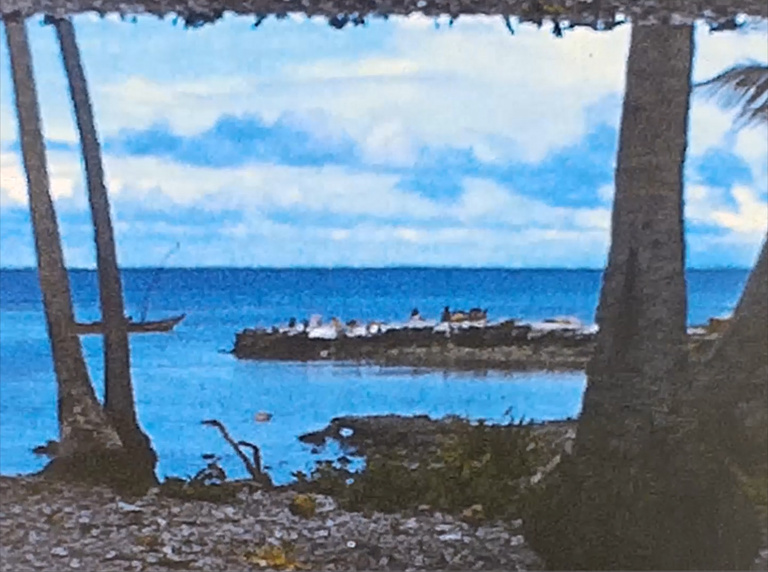 A phot of a boat going to shore