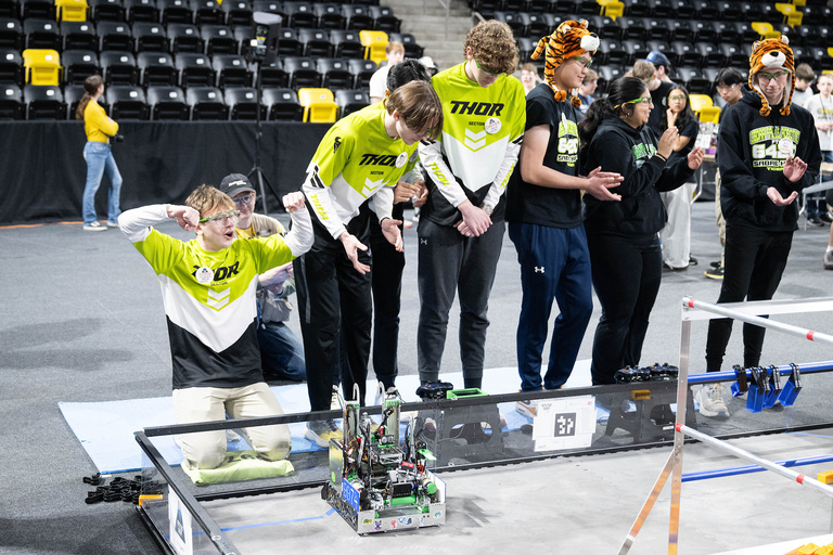 A team competing and encouraging each other