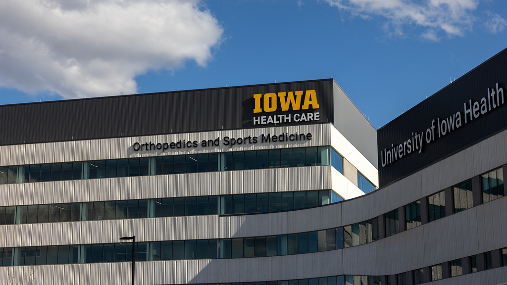 exterior of UI Health Care's North Liberty facilities