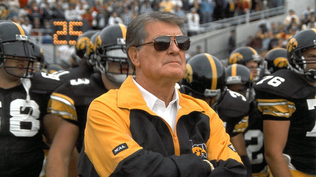 Hayden Fry on the sidelines with his football team