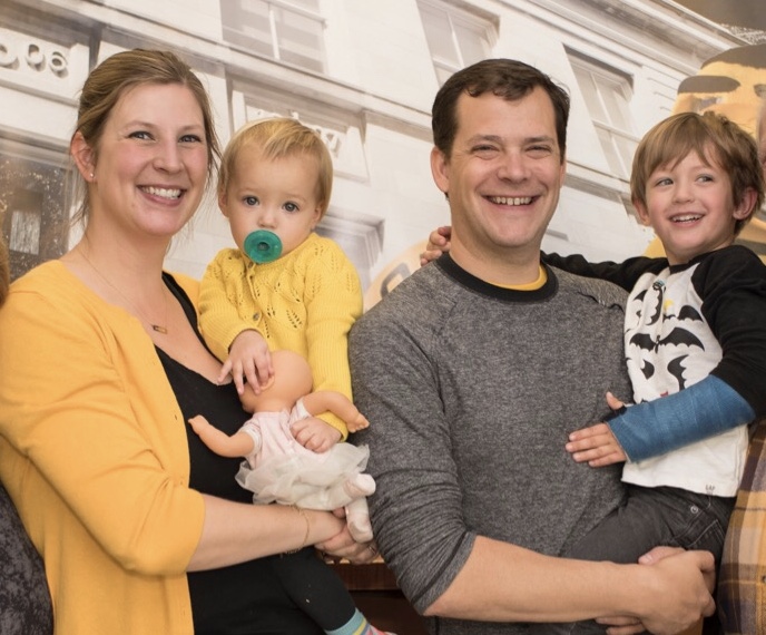 university of iowa alumni lauren and karsten temme and their two children